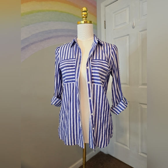 Express | XS | Blue & White Button Down - Picture 7 of 9